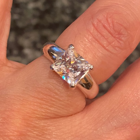 2CT Princess cut CZ Engagement Ring - Picture 5 of 16